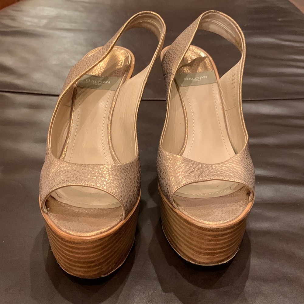 Baldan Rose-gold Leather Slingback Wooden Wedge Sandal